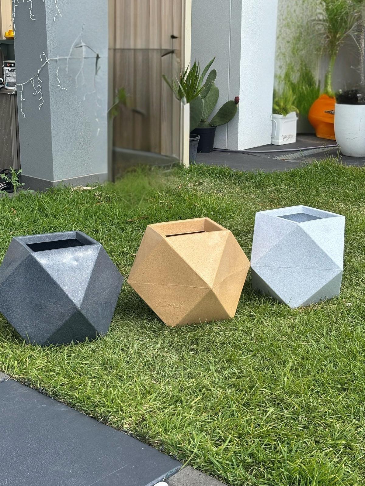 Diamanti Pot / Planter - Diamond Shape & Light Weight