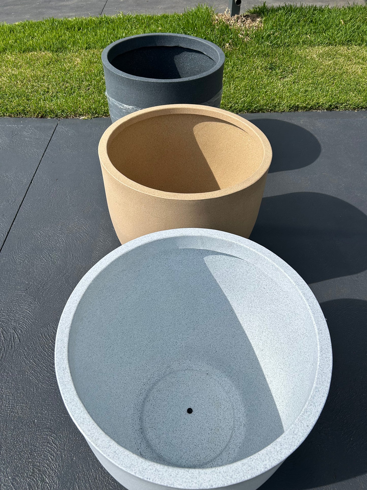 Convessa Planter - Curved Bottom & Light Weighted, Egg Shape