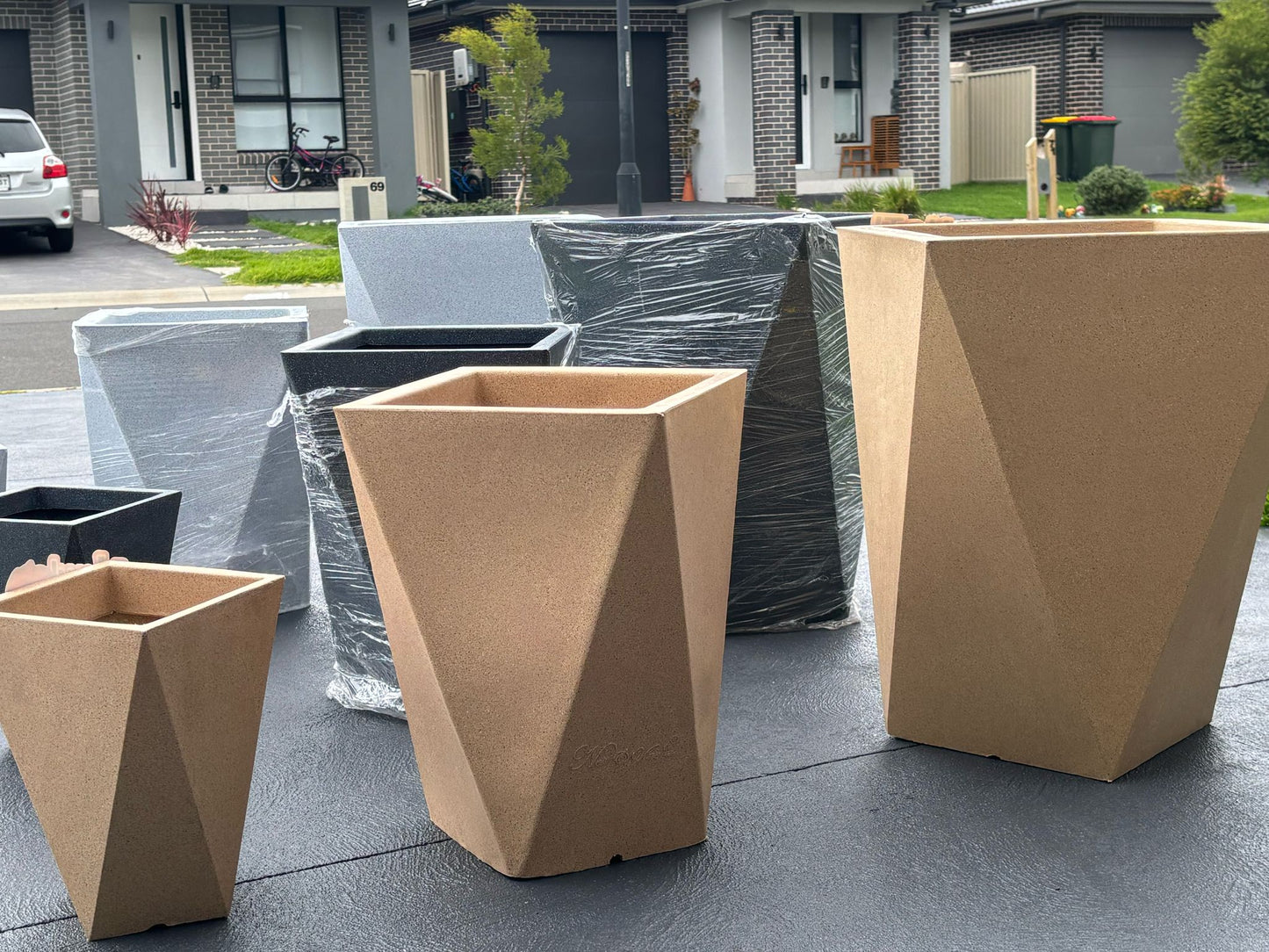 Fantasia Planter Pot - Diamond Shaped & Light Weight