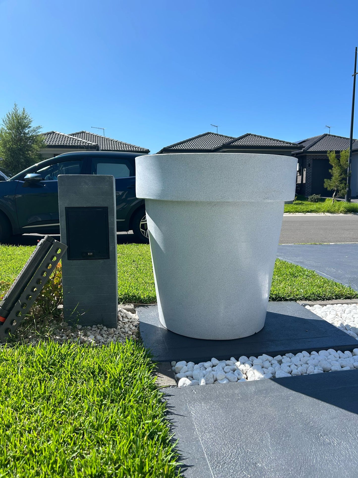 Stemma Planter - Elegant & magnificent crown like top Pot