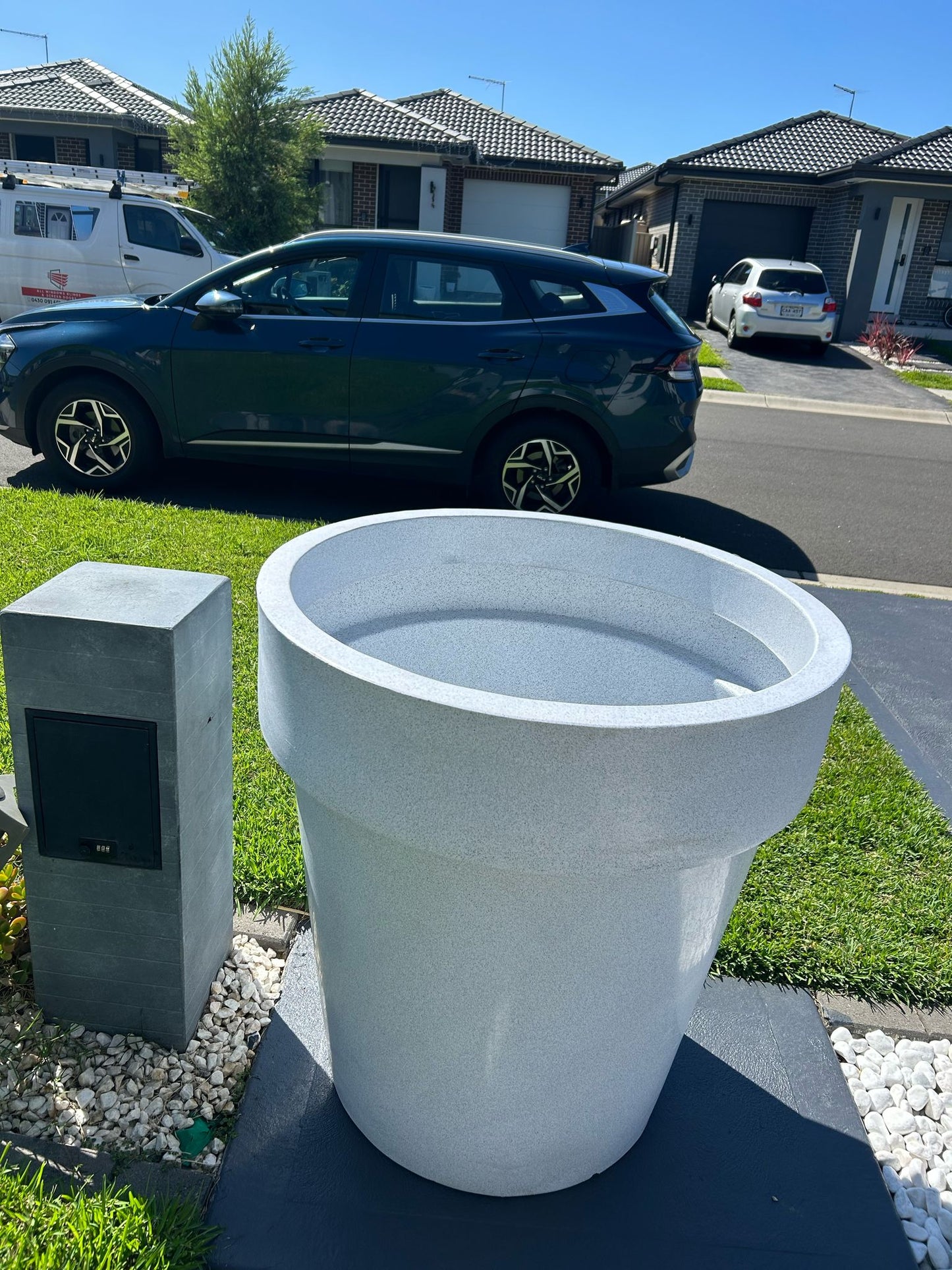 Stemma Planter - Elegant & magnificent crown like top Pot